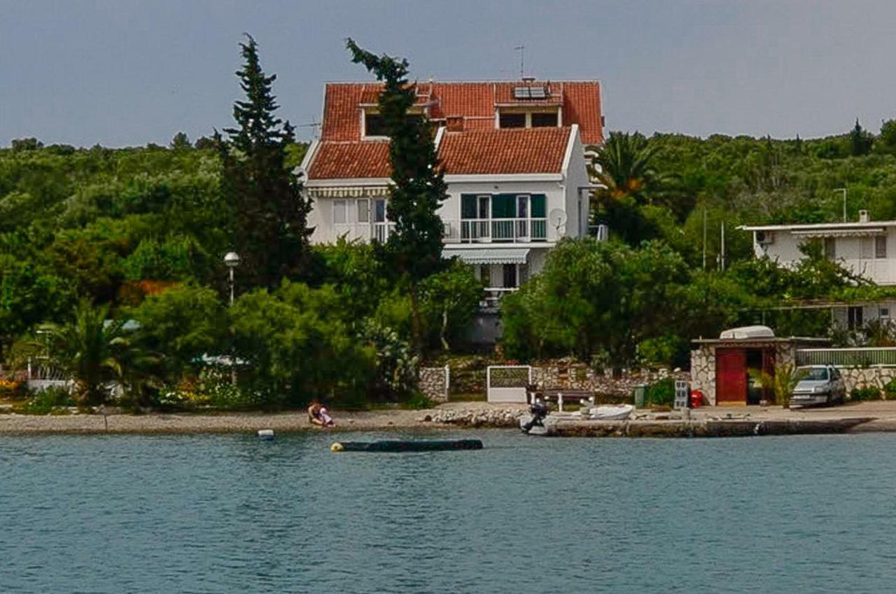 Holiday Home Ловіште Екстер'єр фото